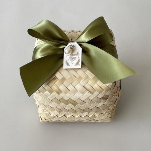 Handwoven Bamboo Gift Box with Lid, Natural Square Storage Basket for Home Decor