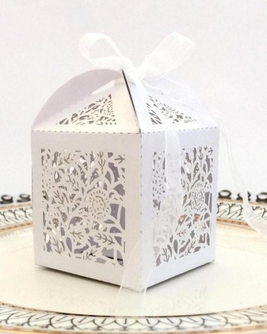 Candy Boxes Treat Boxes Hollow Out Sweets Box for Wedding Baptism Valentines Day